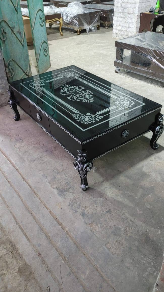 Central table