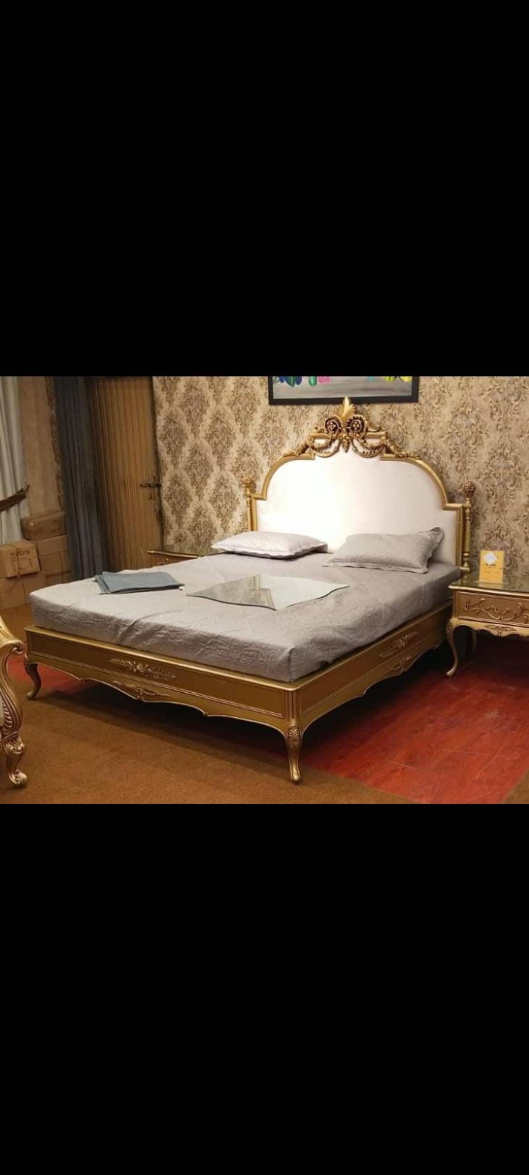 Solid sheesham cushioning bed set