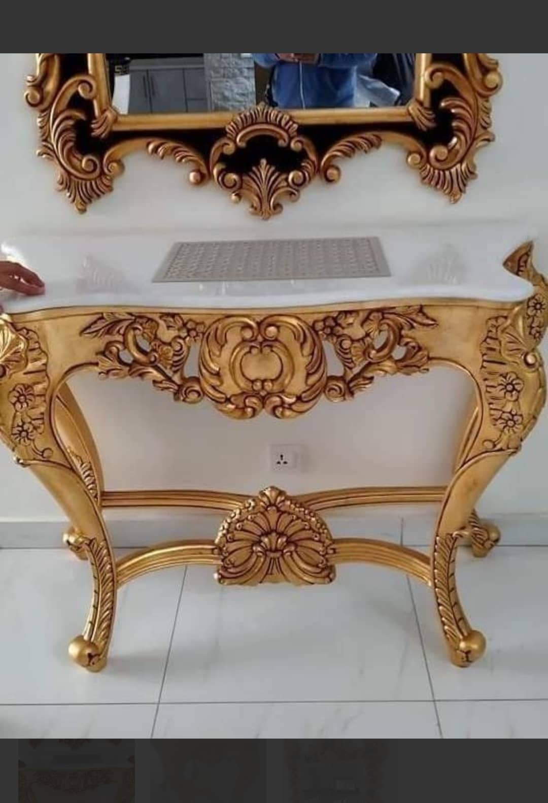 Console mirror
