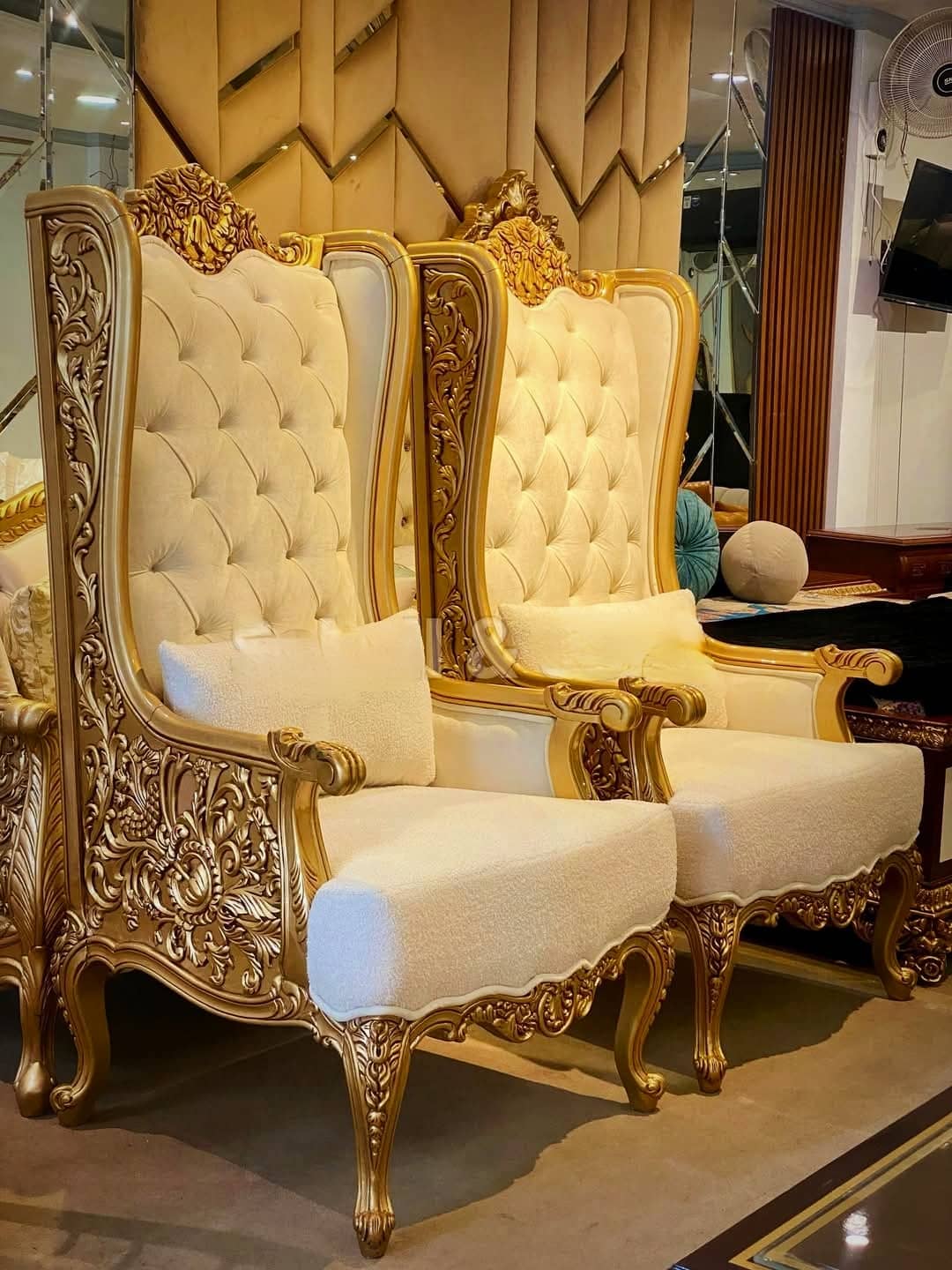 Premium style bedroom chairs