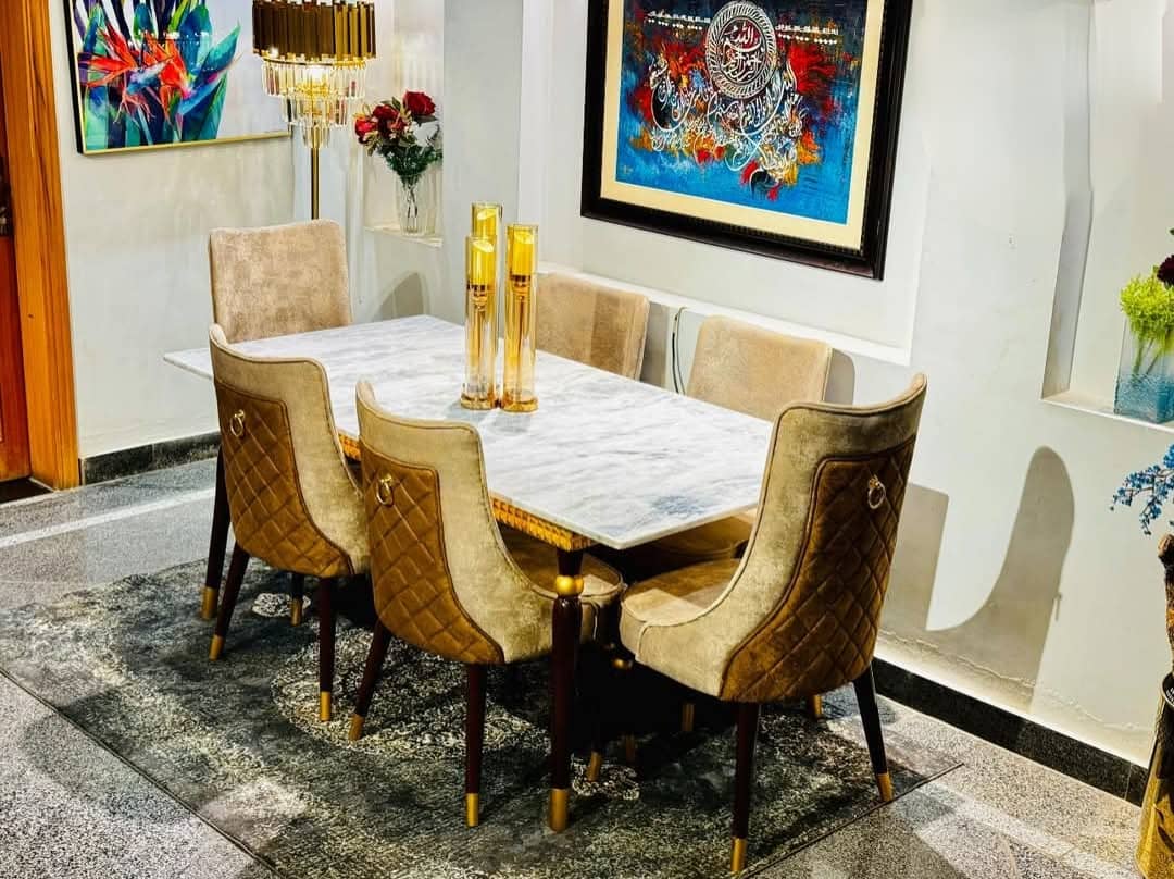 Simple dining set