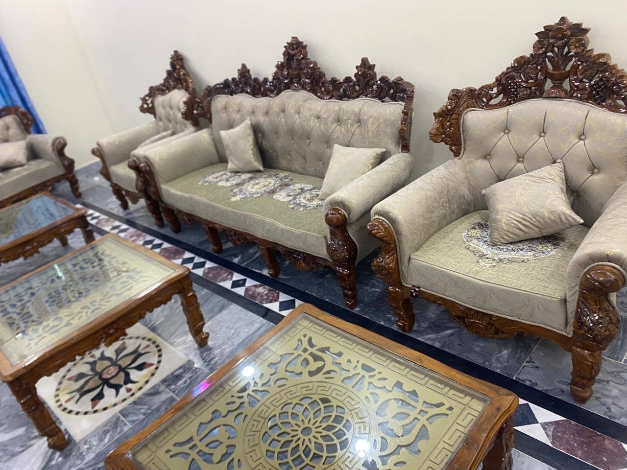 Chinioti 5 seater sofa